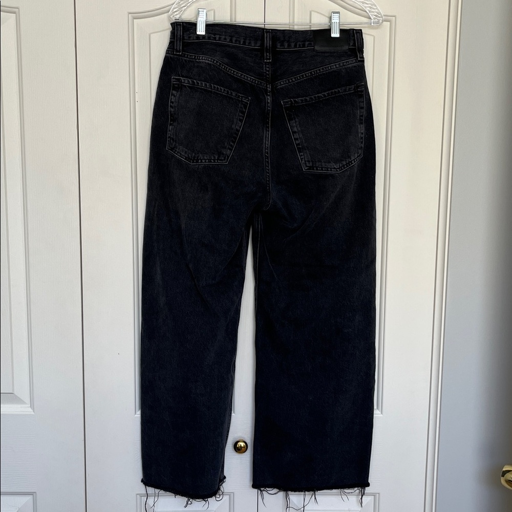 Citizens of Humanity Ayla Raw Hem Crop in black size 28 - Picture 3 of 4